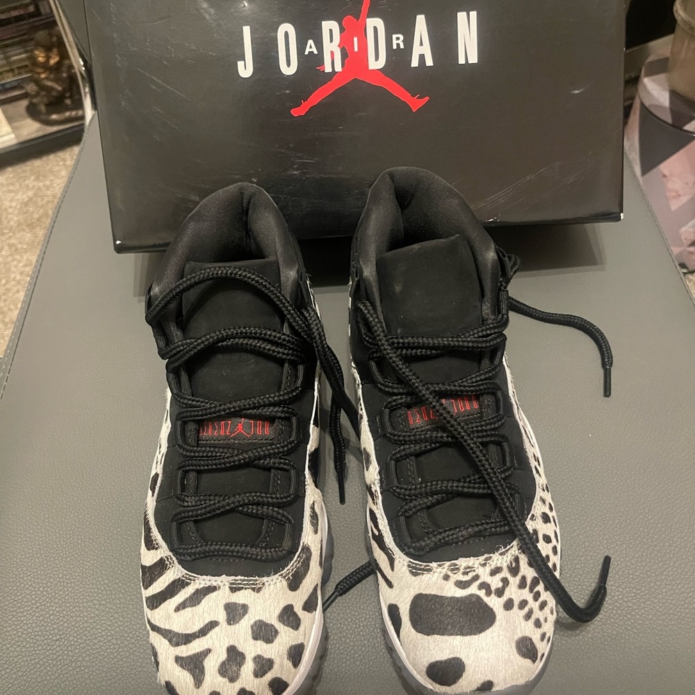Jordan sneakers 11 Retro Animal Instinct